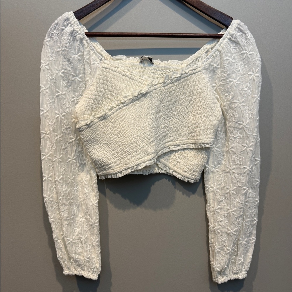 American Eagle Cream Smocked Crop Top Cross Neck Peasant Sleeve Floral Small